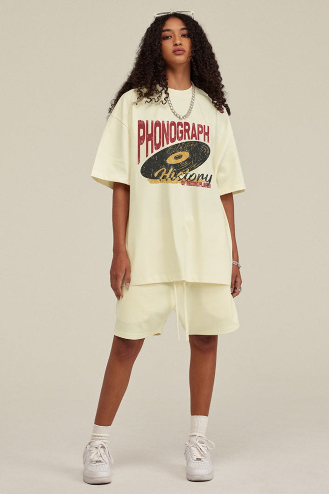 ardydony Women's Phonograph Graphic Tee – Oversized Streetwear T-Shirt for Women